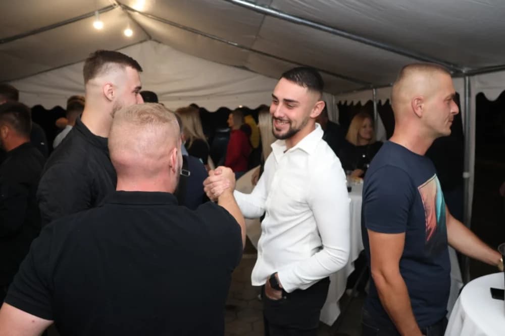 /FOTOGALERIJA/ Caffebar Camel u Kutjevu proslavio 30. obljetnicu rada: Kod nas u lokal dolaze kako one mlađe tako i starije generacije jer se ugodno osjećajuʼ