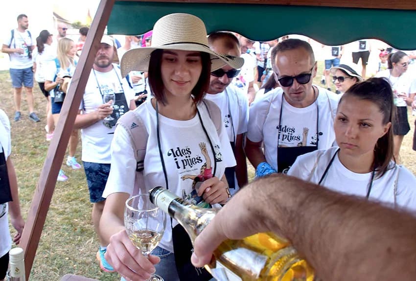 “IDEŠ I PIJEŠ” : Kaptolačkim vinogorjem prošlo više od 450 sudionika