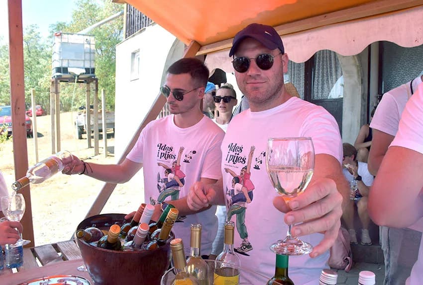 “IDEŠ I PIJEŠ” : Kaptolačkim vinogorjem prošlo više od 450 sudionika