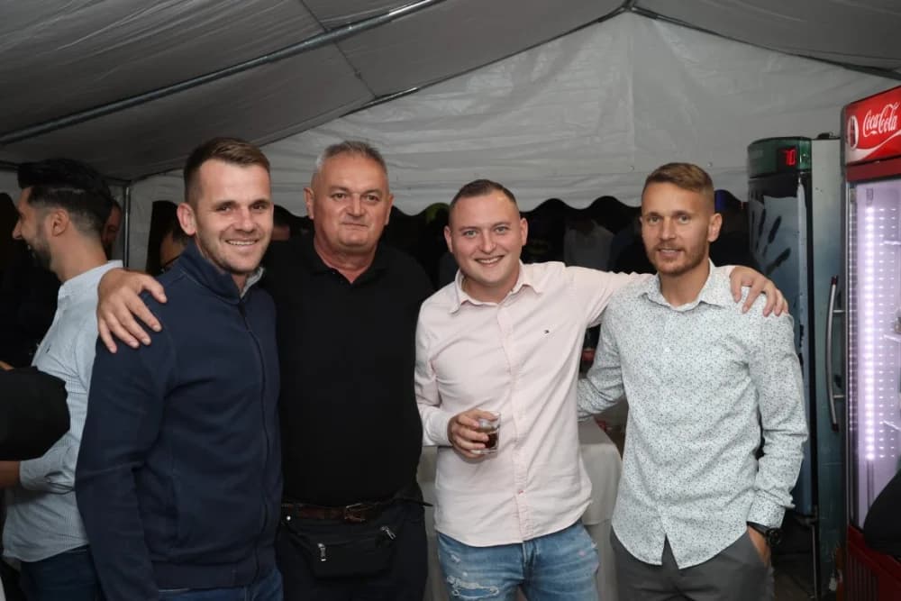 /FOTOGALERIJA/ Caffebar Camel u Kutjevu proslavio 30. obljetnicu rada: Kod nas u lokal dolaze kako one mlađe tako i starije generacije jer se ugodno osjećajuʼ