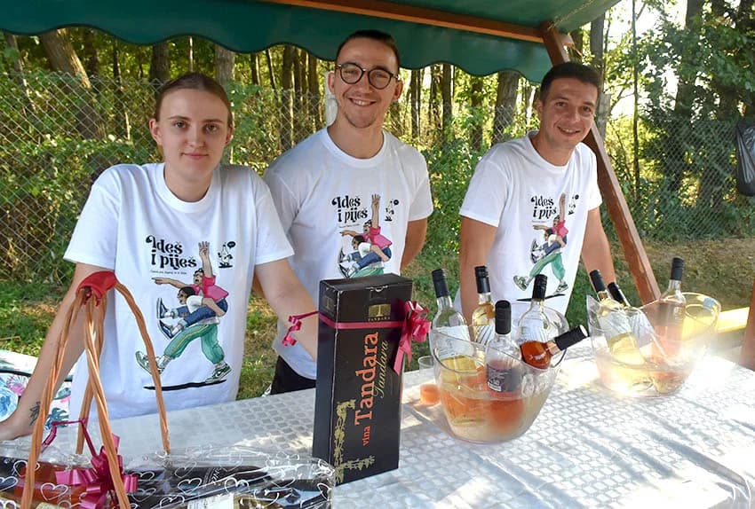 “IDEŠ I PIJEŠ” : Kaptolačkim vinogorjem prošlo više od 450 sudionika