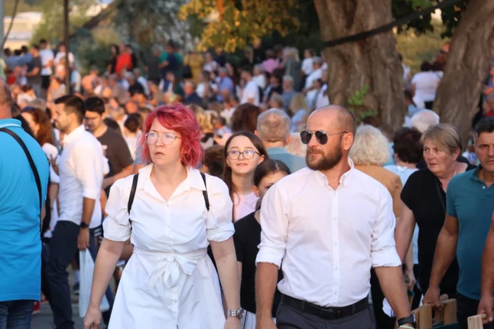 (VELIKA FOTOGALERIJA) Mnoštvo vjernika proslavilo Gospu od suza u Pleternici: „Suze Marijine su svete, a svaka prolivena suza je molitva i vapaj“