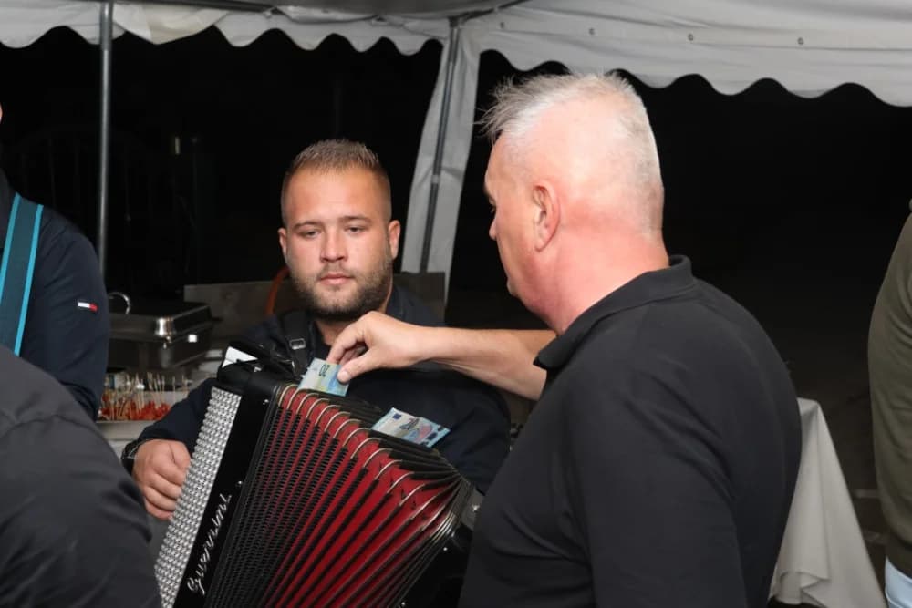 /FOTOGALERIJA/ Caffebar Camel u Kutjevu proslavio 30. obljetnicu rada: Kod nas u lokal dolaze kako one mlađe tako i starije generacije jer se ugodno osjećajuʼ