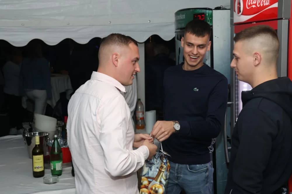/FOTOGALERIJA/ Caffebar Camel u Kutjevu proslavio 30. obljetnicu rada: Kod nas u lokal dolaze kako one mlađe tako i starije generacije jer se ugodno osjećajuʼ