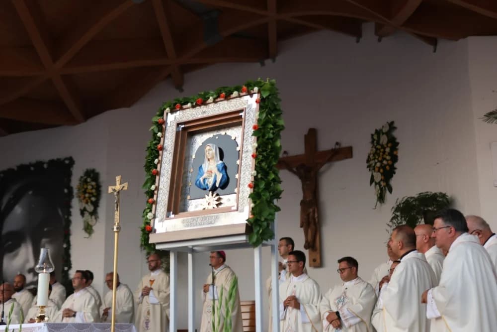 (VELIKA FOTOGALERIJA) Mnoštvo vjernika proslavilo Gospu od suza u Pleternici: „Suze Marijine su svete, a svaka prolivena suza je molitva i vapaj“