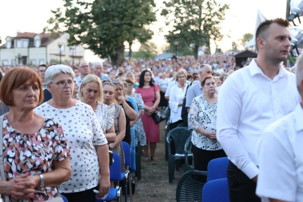 (VELIKA FOTOGALERIJA) Mnoštvo vjernika proslavilo Gospu od suza u Pleternici: „Suze Marijine su svete, a svaka prolivena suza je molitva i vapaj“