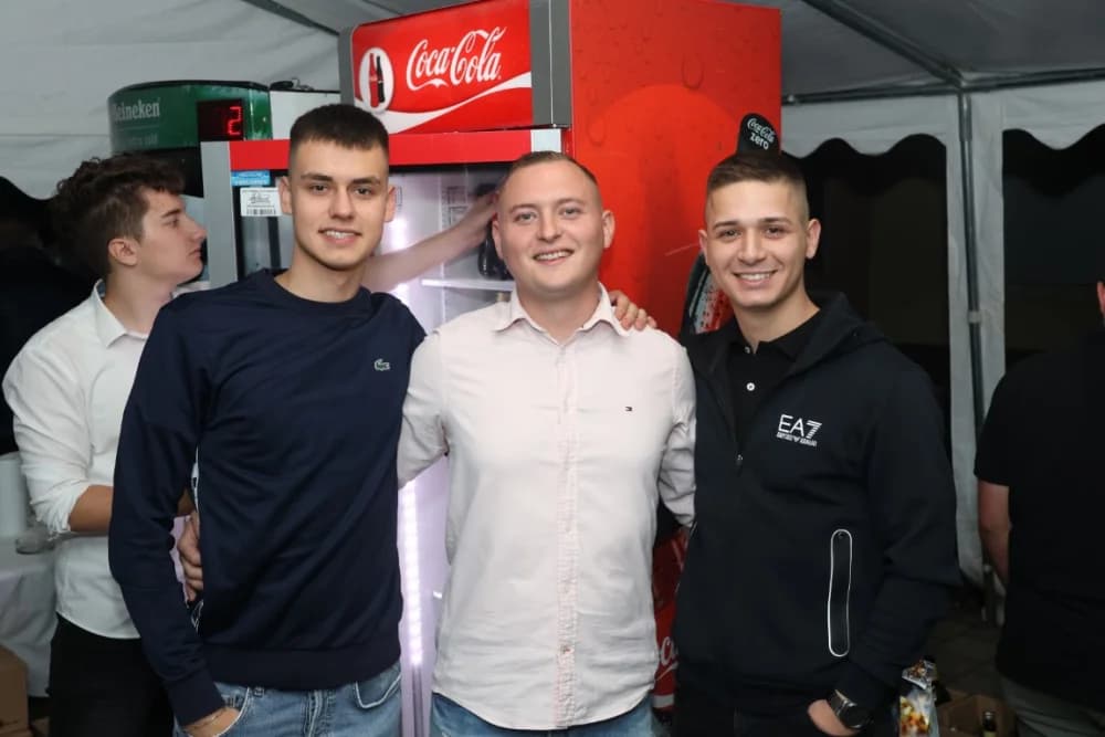 /FOTOGALERIJA/ Caffebar Camel u Kutjevu proslavio 30. obljetnicu rada: Kod nas u lokal dolaze kako one mlađe tako i starije generacije jer se ugodno osjećajuʼ