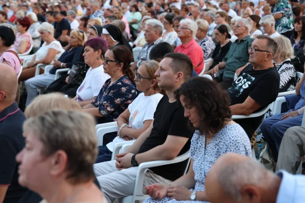 (VELIKA FOTOGALERIJA) Mnoštvo vjernika proslavilo Gospu od suza u Pleternici: „Suze Marijine su svete, a svaka prolivena suza je molitva i vapaj“