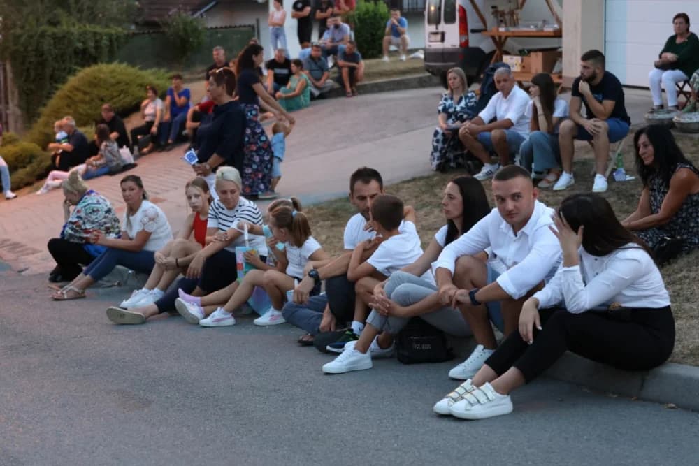 (VELIKA FOTOGALERIJA) Mnoštvo vjernika proslavilo Gospu od suza u Pleternici: „Suze Marijine su svete, a svaka prolivena suza je molitva i vapaj“