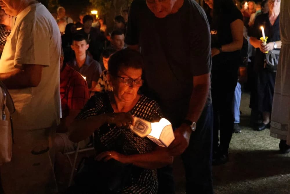 (VELIKA FOTOGALERIJA) Mnoštvo vjernika proslavilo Gospu od suza u Pleternici: „Suze Marijine su svete, a svaka prolivena suza je molitva i vapaj“
