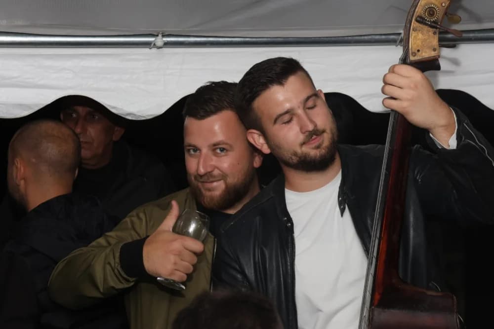 /FOTOGALERIJA/ Caffebar Camel u Kutjevu proslavio 30. obljetnicu rada: Kod nas u lokal dolaze kako one mlađe tako i starije generacije jer se ugodno osjećajuʼ