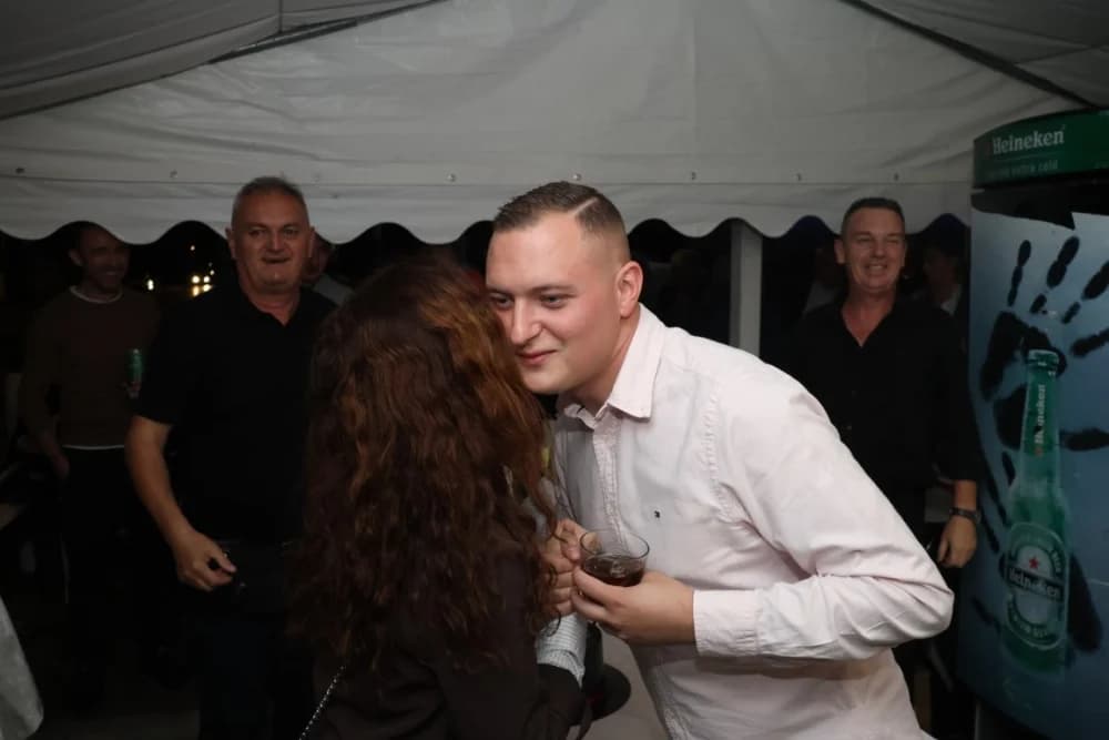 /FOTOGALERIJA/ Caffebar Camel u Kutjevu proslavio 30. obljetnicu rada: Kod nas u lokal dolaze kako one mlađe tako i starije generacije jer se ugodno osjećajuʼ