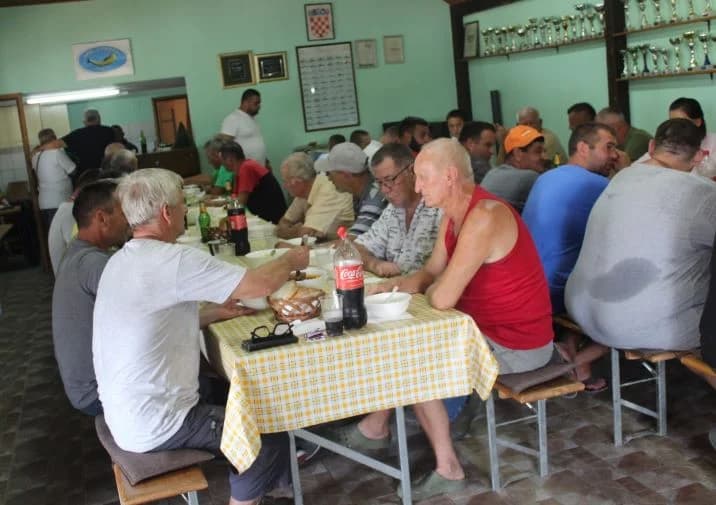 Na četvrtoj „Cverglijadi“ sudjelovalo 36 natjecatelja i ulovljeno 53, 57 kg cvergla