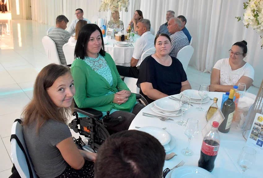 DRUŽENJE INVALIDA: Udruga osoba s invaliditetom Požega provodi deset projekata, a prikupljaju novac za kupovinu vozila za prijevoz invalida