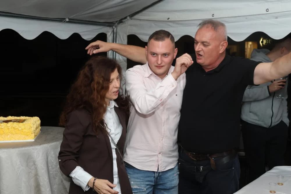 /FOTOGALERIJA/ Caffebar Camel u Kutjevu proslavio 30. obljetnicu rada: Kod nas u lokal dolaze kako one mlađe tako i starije generacije jer se ugodno osjećajuʼ