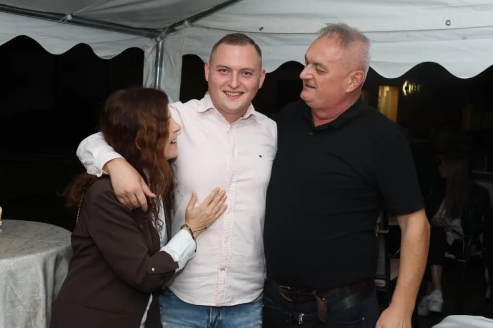 /FOTOGALERIJA/ Caffebar Camel u Kutjevu proslavio 30. obljetnicu rada: Kod nas u lokal dolaze kako one mlađe tako i starije generacije jer se ugodno osjećajuʼ