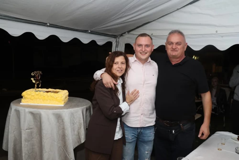 /FOTOGALERIJA/ Caffebar Camel u Kutjevu proslavio 30. obljetnicu rada: Kod nas u lokal dolaze kako one mlađe tako i starije generacije jer se ugodno osjećajuʼ