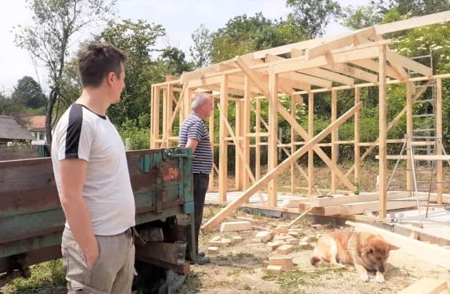 Radnim akcijama završili gradnju višenamjenske drvene sjenice