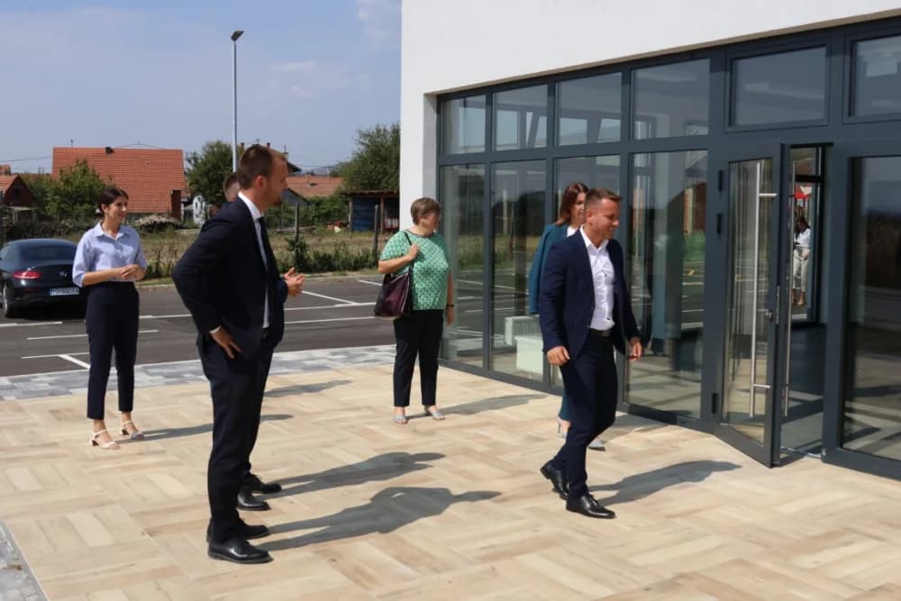 Napokon je u službenom posjetu bio jedan ministar u gradu Kutjevu - Šime Erlić