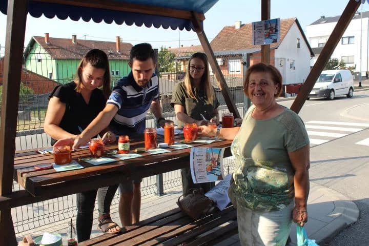 Najbolji ajvar pripremile Natalija Kristek iz Tekića i Marica Uhrin iz Pleternice