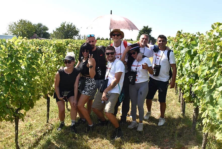 [FOTOGALERIJA] Uz jelo i piće kaptolačkim vinogradima prošlo više od četiri stotine sudionika