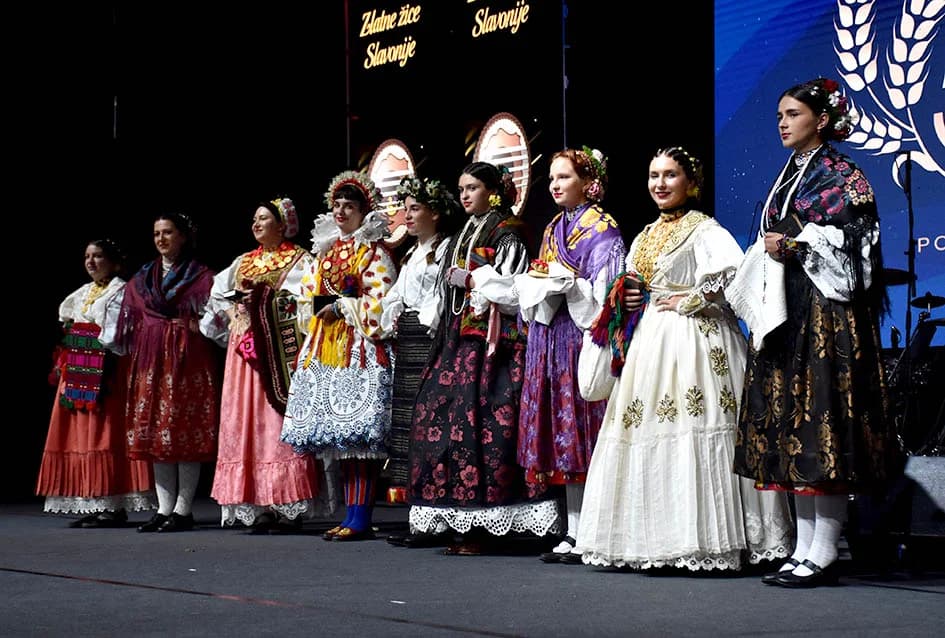 Za najgizdaviju Šokicu na prvoj večeri Zlatnih žica Slavonije izabrana Mila Grace Norris iz Habjanovaca - Osječko-baranjske županije