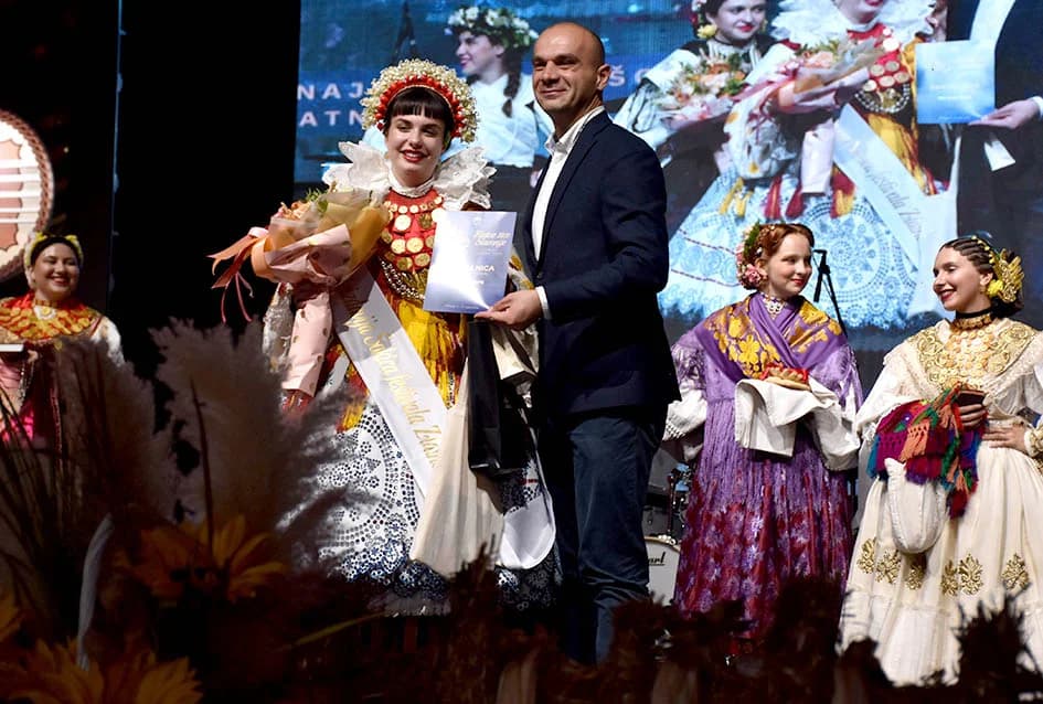 Za najgizdaviju Šokicu na prvoj večeri Zlatnih žica Slavonije izabrana Mila Grace Norris iz Habjanovaca - Osječko-baranjske županije