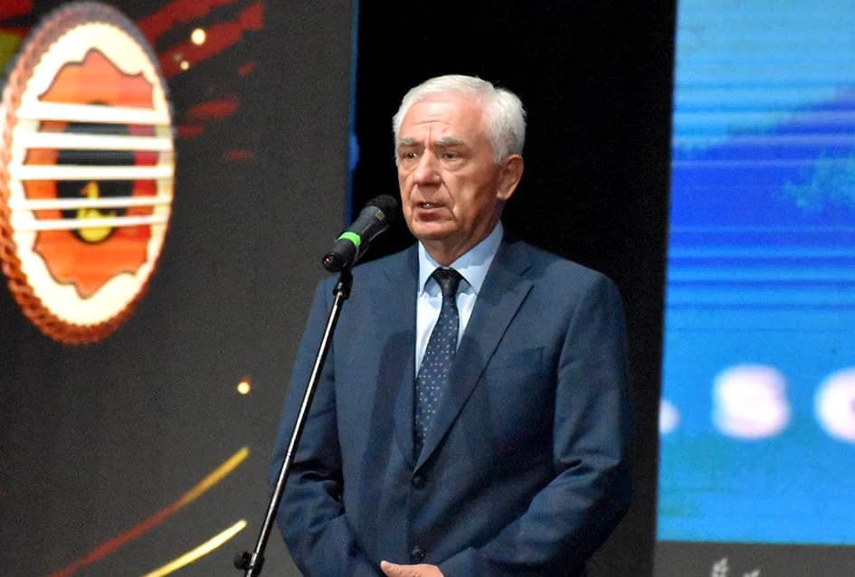 Festivalska povorka uljepšala ulice grada Požege i osvojila srca brojne publike