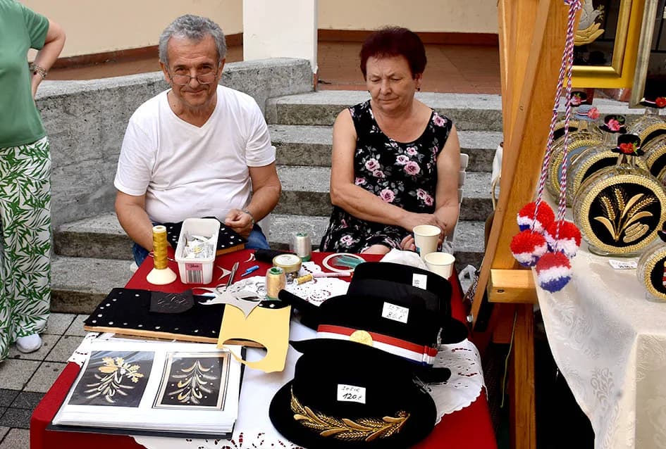 Uz Festivalski sajam i Dječje glazbeno natjecanje Zlatni mikrofon u požeškoj Pešačkoj zoni