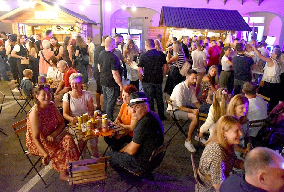 Uz brojne izvođače, tamburaške hitove i nezaboravne melodije nezaboravna večer u čast bogatom glazbenom stvaralaštvu Veljka Valentina Škorvage