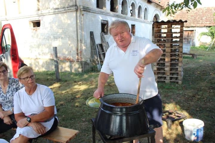 „IŠŠIJADA“ U RUŠEVU: Najbolji pileći paprikaš skuhala Udruga za sport i rekreaciju „Josip Knežević” iz Nove Ljeskovice
