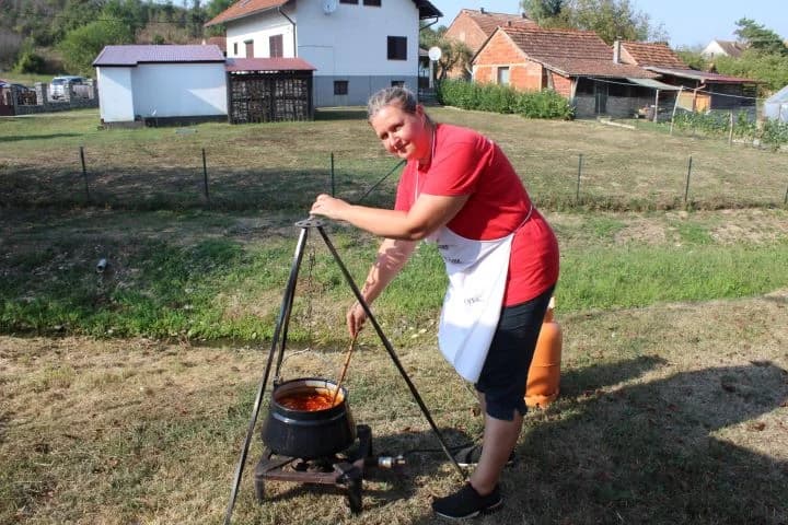 „IŠŠIJADA“ U RUŠEVU: Najbolji pileći paprikaš skuhala Udruga za sport i rekreaciju „Josip Knežević” iz Nove Ljeskovice