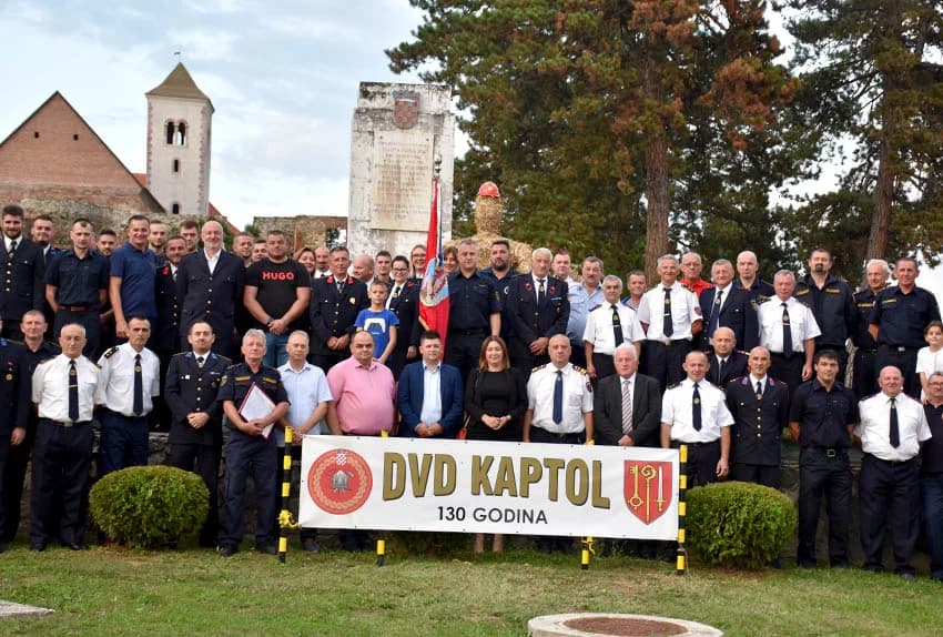 [FOTOGALERIJA] Vatrogasci Kaptola aktivni 130 godina, dobili najviše odličje, a Antun Kotrla i Zdravko Sadilek su odlikovani