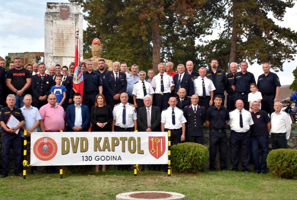 [FOTOGALERIJA] Vatrogasci Kaptola aktivni 130 godina, dobili najviše odličje, a Antun Kotrla i Zdravko Sadilek su odlikovani