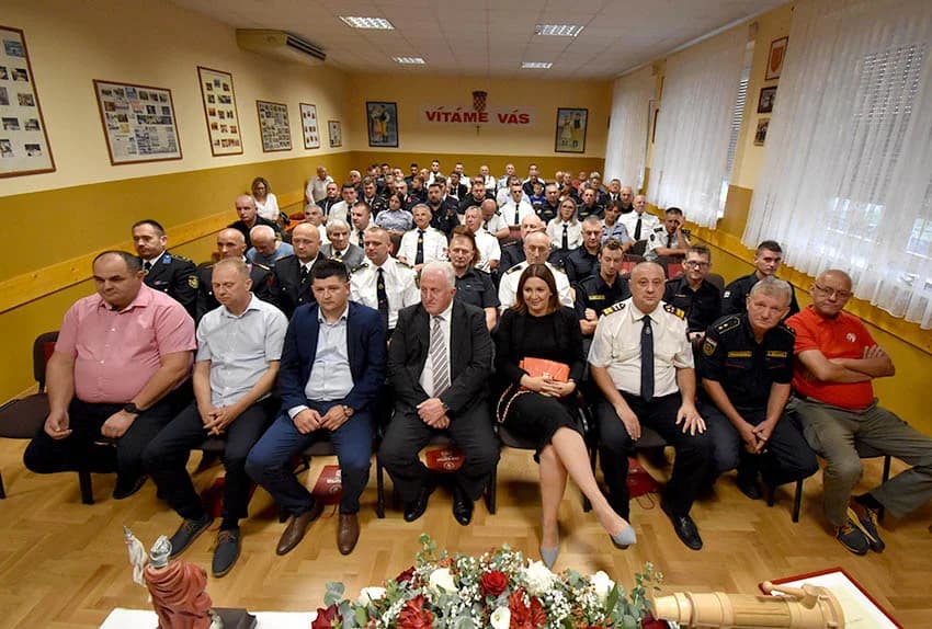 [FOTOGALERIJA] Vatrogasci Kaptola aktivni 130 godina, dobili najviše odličje, a Antun Kotrla i Zdravko Sadilek su odlikovani