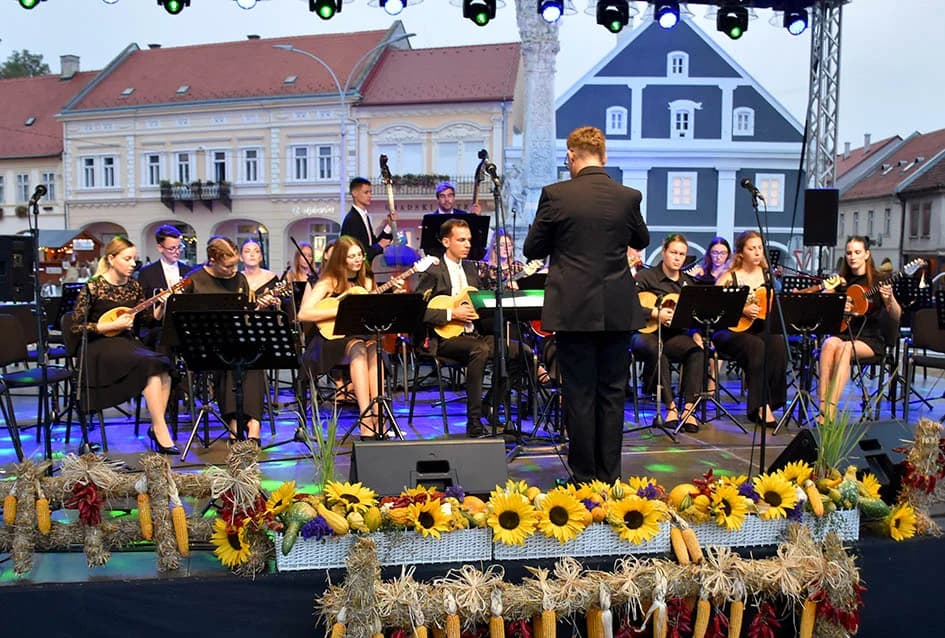 Završne večer festivala Zlatne žice Slavonije 2022.