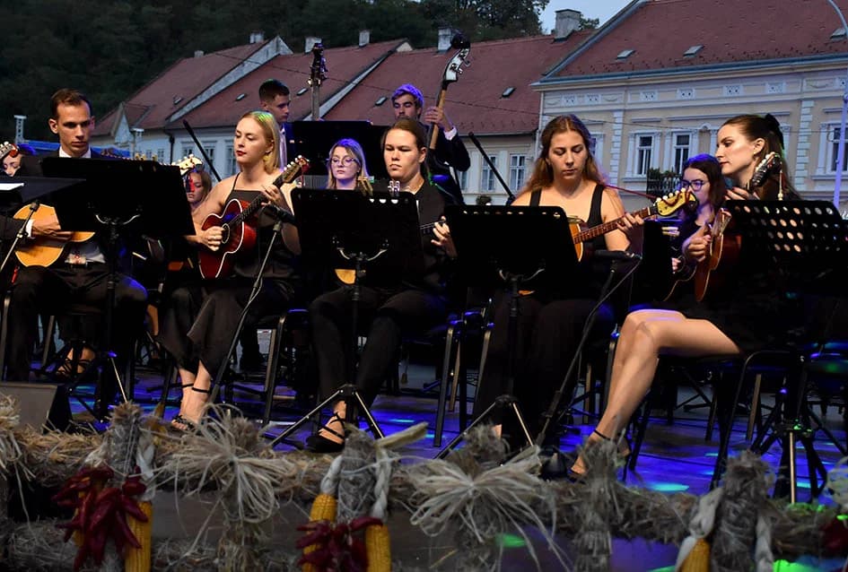 Završne večer festivala Zlatne žice Slavonije 2022.