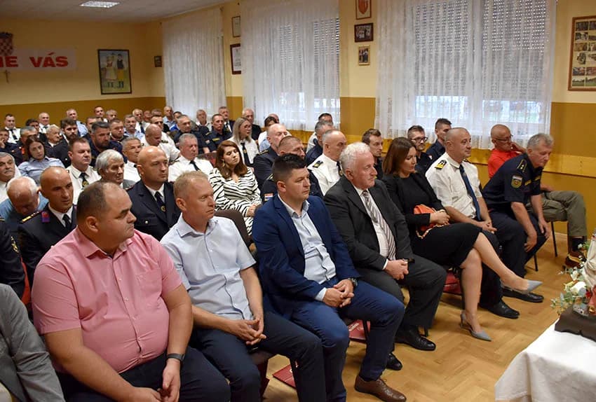 [FOTOGALERIJA] Vatrogasci Kaptola aktivni 130 godina, dobili najviše odličje, a Antun Kotrla i Zdravko Sadilek su odlikovani