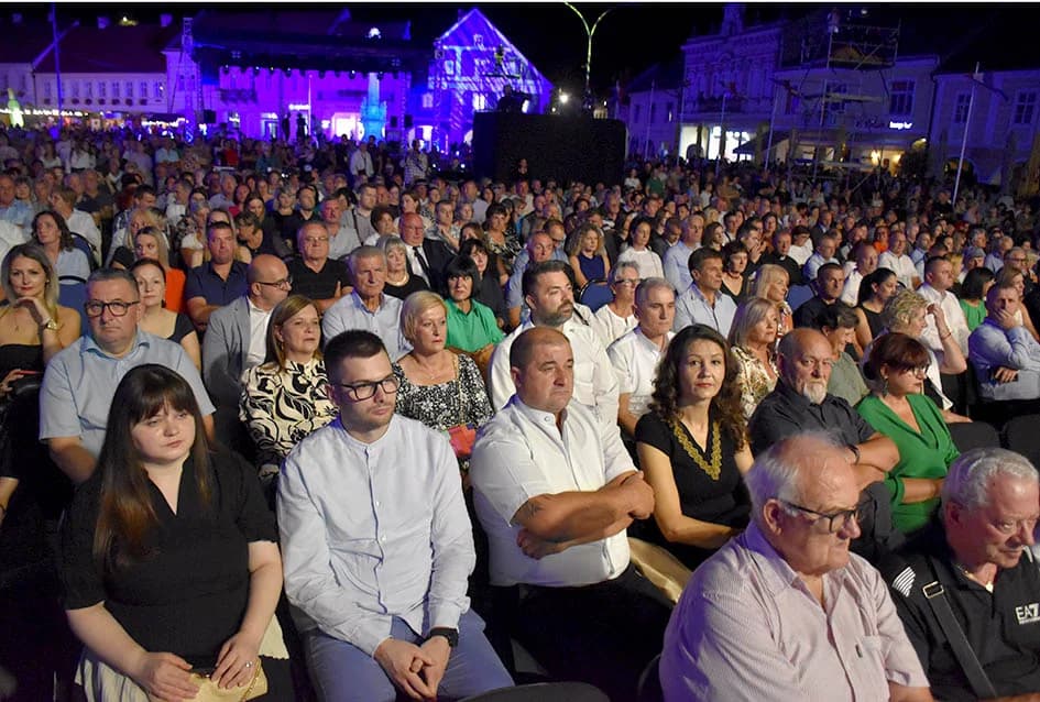 Završne večer festivala Zlatne žice Slavonije 2022.