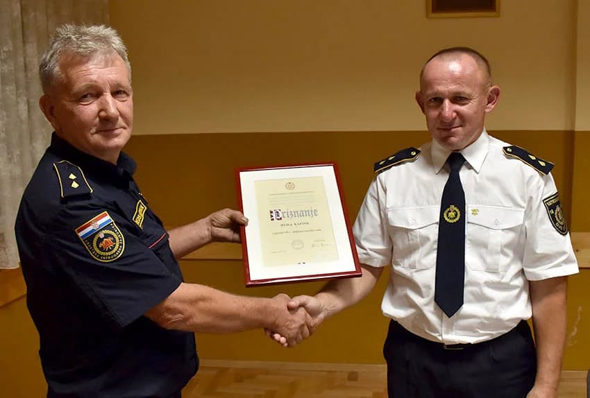 [FOTOGALERIJA] Vatrogasci Kaptola aktivni 130 godina, dobili najviše odličje, a Antun Kotrla i Zdravko Sadilek su odlikovani