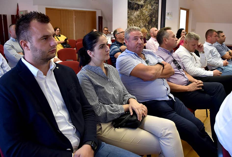 Dodijeljene nagrade najuspješnijim tvrtkama Požeško-slavonske županije za poslovanje u 2023. godini
