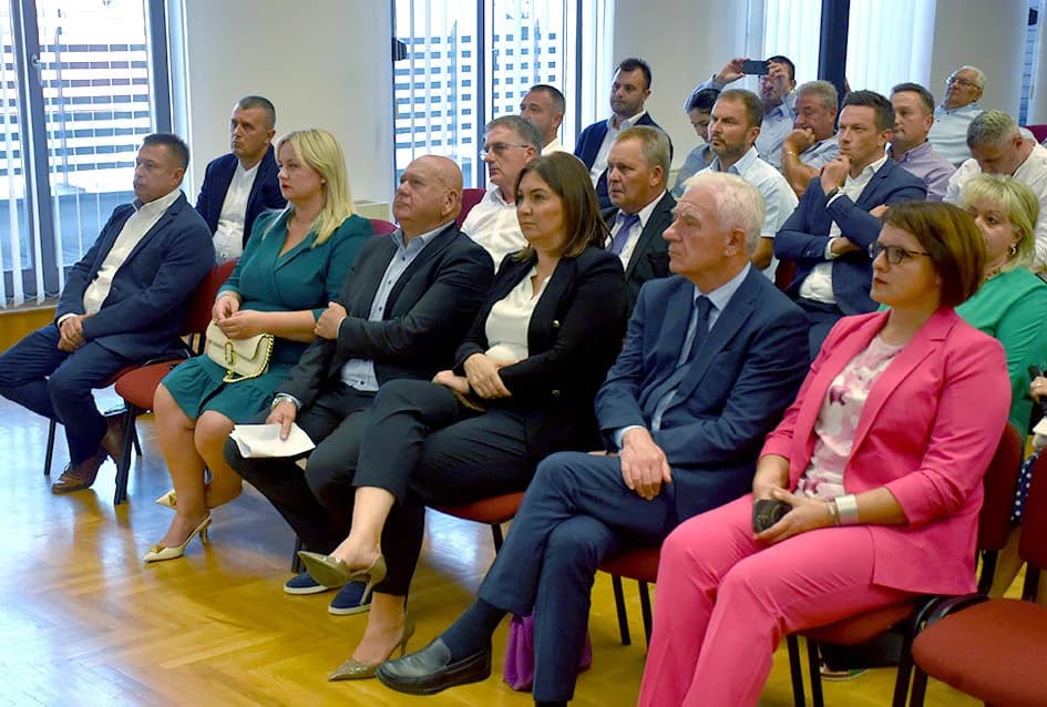 Dodijeljene nagrade najuspješnijim tvrtkama Požeško-slavonske županije za poslovanje u 2023. godini