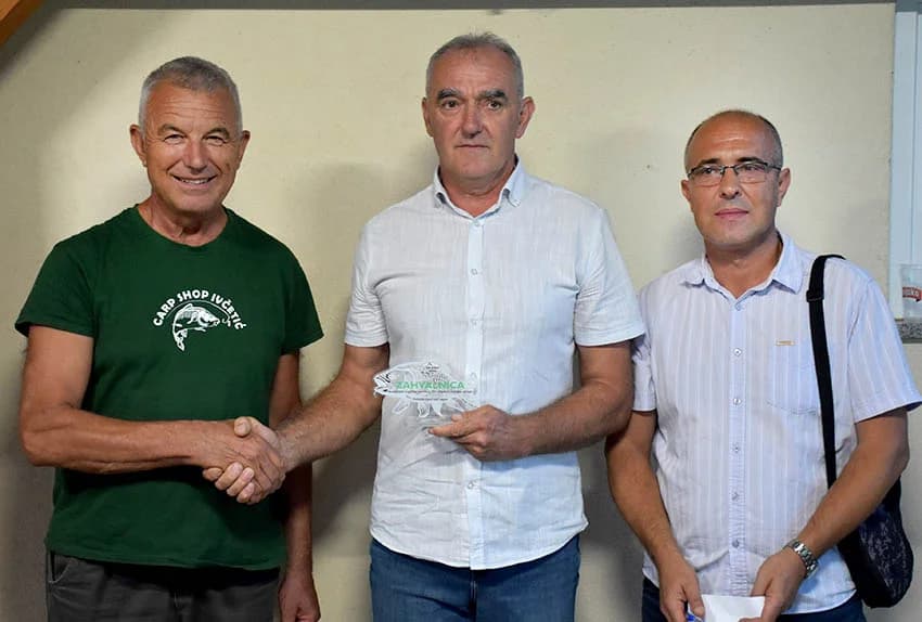 TRI DESETLJEĆA RADA: Ribiči ŠRD Požega uz jubilej primili plakete Hrvatskog i Županijskog ribolovnog saveza