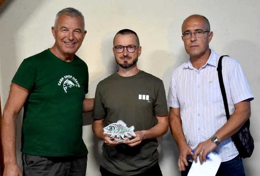 TRI DESETLJEĆA RADA: Ribiči ŠRD Požega uz jubilej primili plakete Hrvatskog i Županijskog ribolovnog saveza
