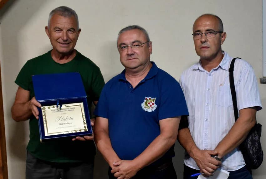 TRI DESETLJEĆA RADA: Ribiči ŠRD Požega uz jubilej primili plakete Hrvatskog i Županijskog ribolovnog saveza