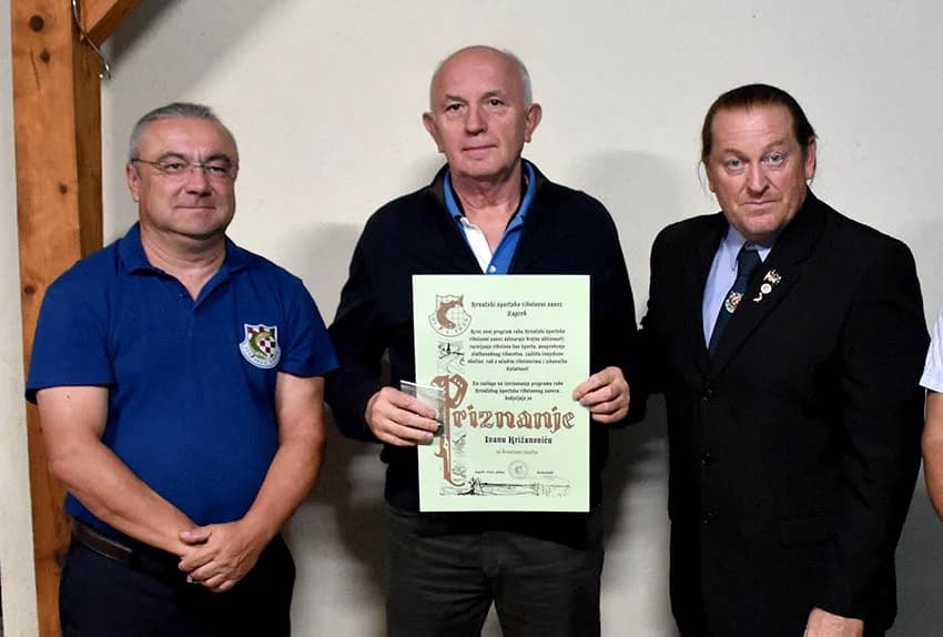 TRI DESETLJEĆA RADA: Ribiči ŠRD Požega uz jubilej primili plakete Hrvatskog i Županijskog ribolovnog saveza