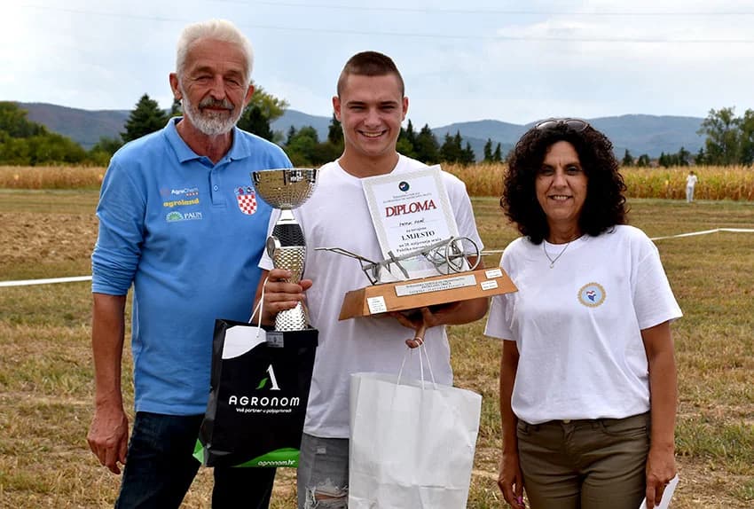 Mijo Samaržija i Patrik Pilaš pobjednici na Županijskom natjecanju u oranju