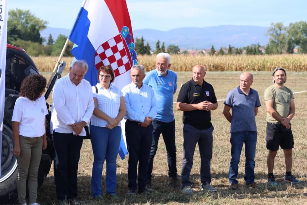 Mijo Samaržija i Patrik Pilaš pobjednici na Županijskom natjecanju u oranju