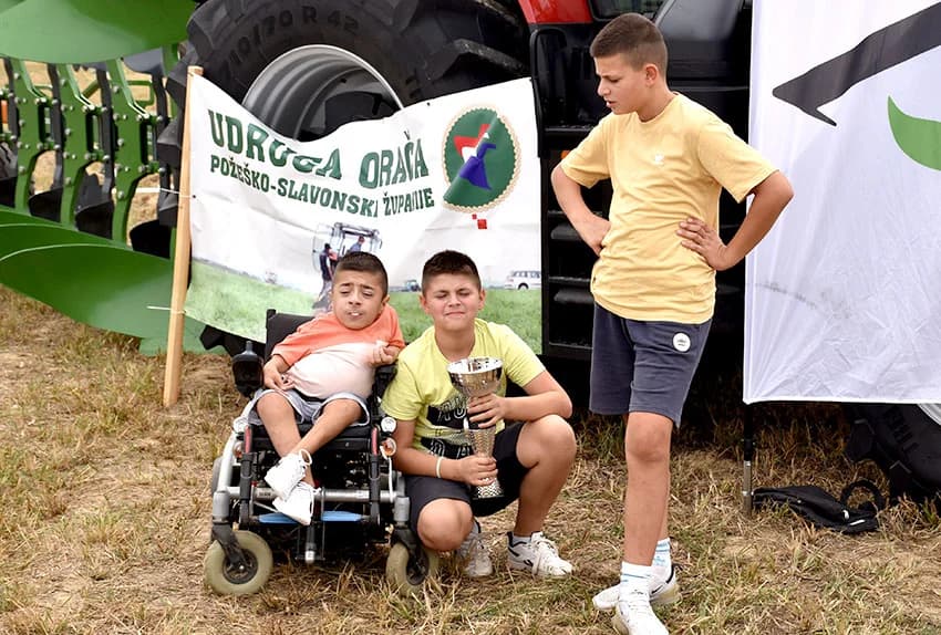 Mijo Samaržija i Patrik Pilaš pobjednici na Županijskom natjecanju u oranju