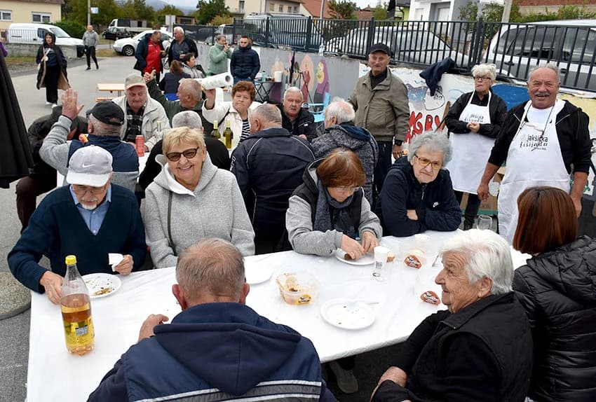 ODRŽANA TRADICIONALNA 8. JAKŠIĆKA FIŠIJADA: Jakšićki ribiči skuhali najbolji fiš